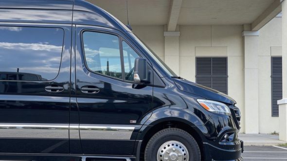 everett 12 passenger sprinter van