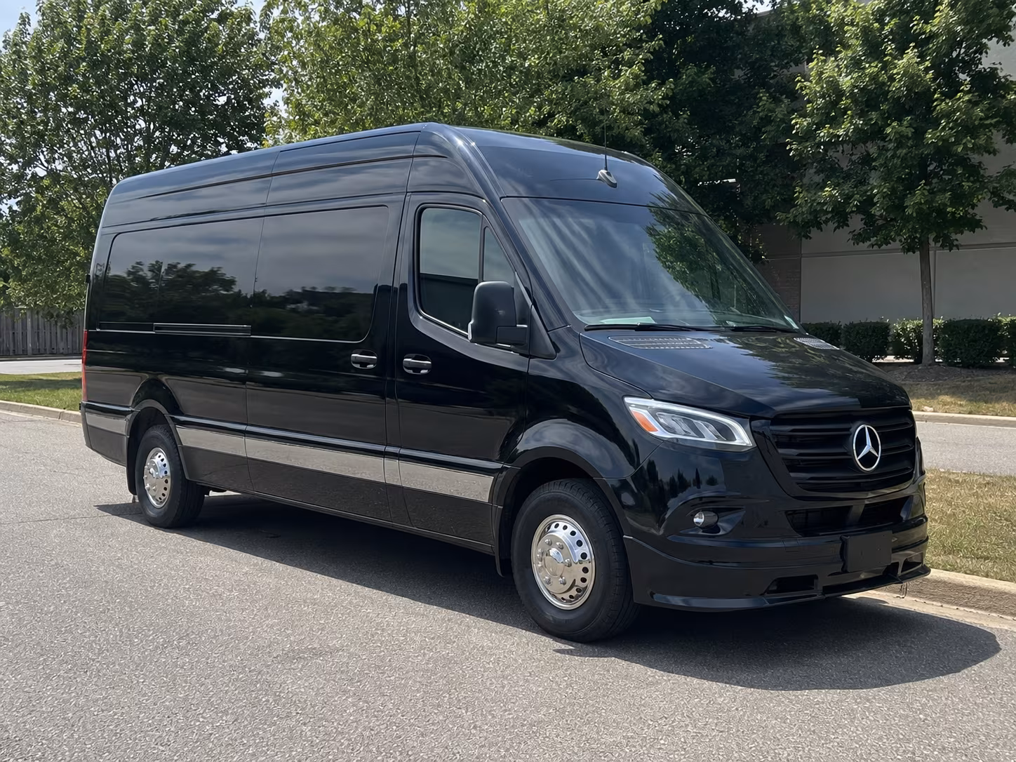 everett 18 passenger sprinter van