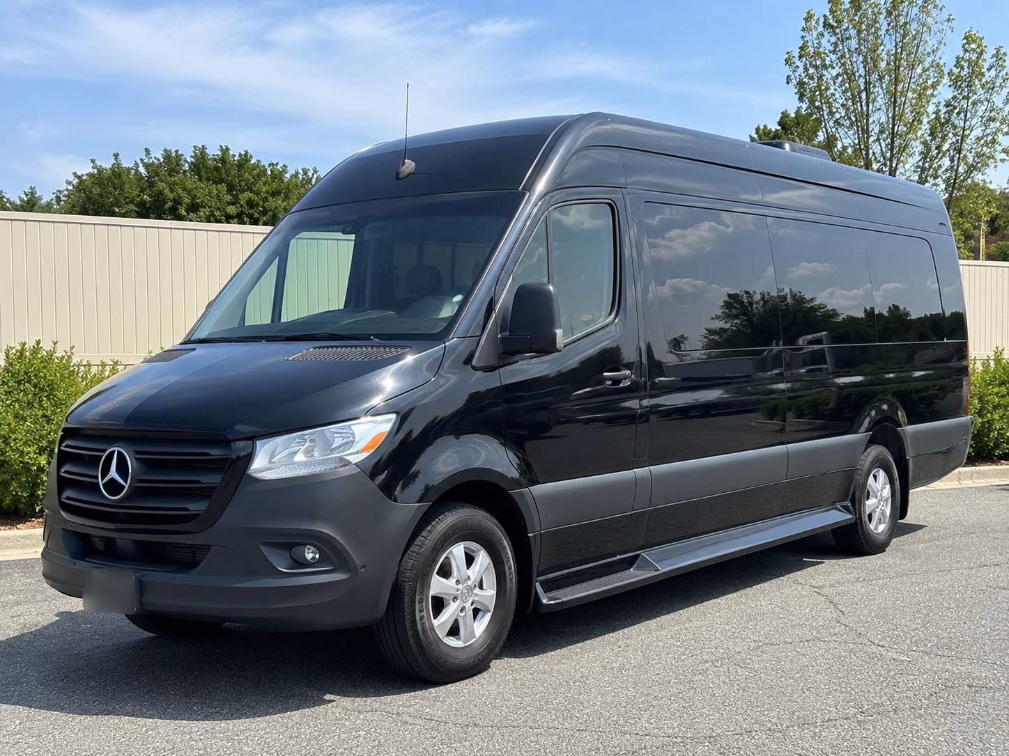 everett 8 passenger sprinter van