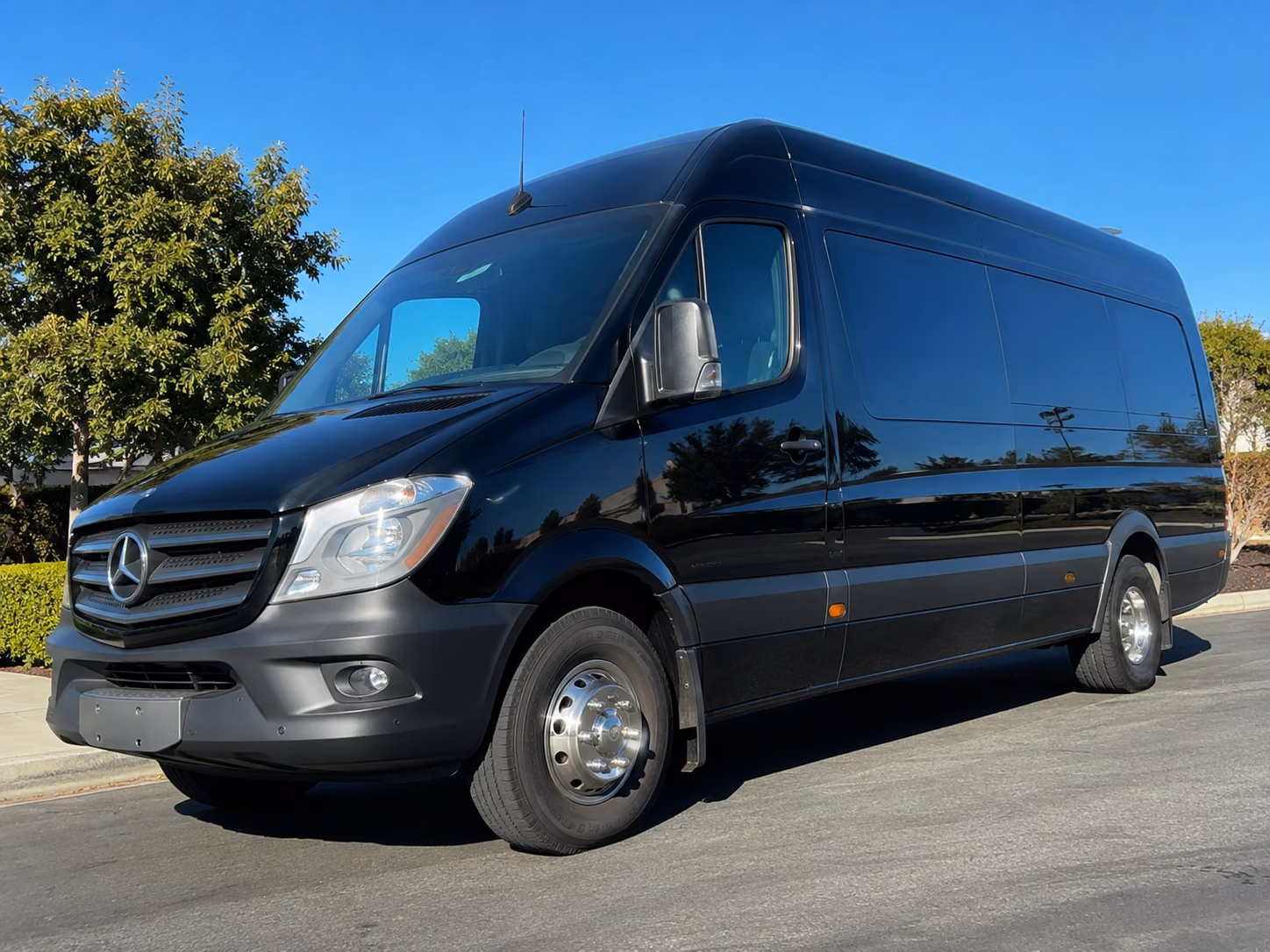 find the perfect transportation for your next wedding 4